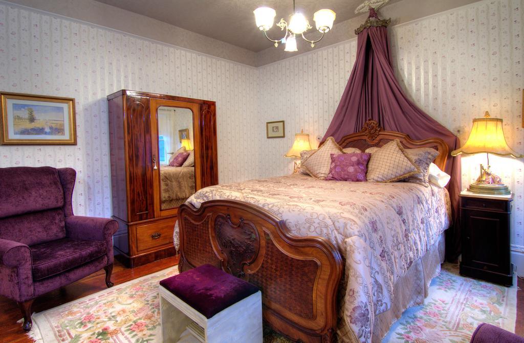 Gingerbread Mansion Bed & Breakfast Ferndale Oda fotoğraf